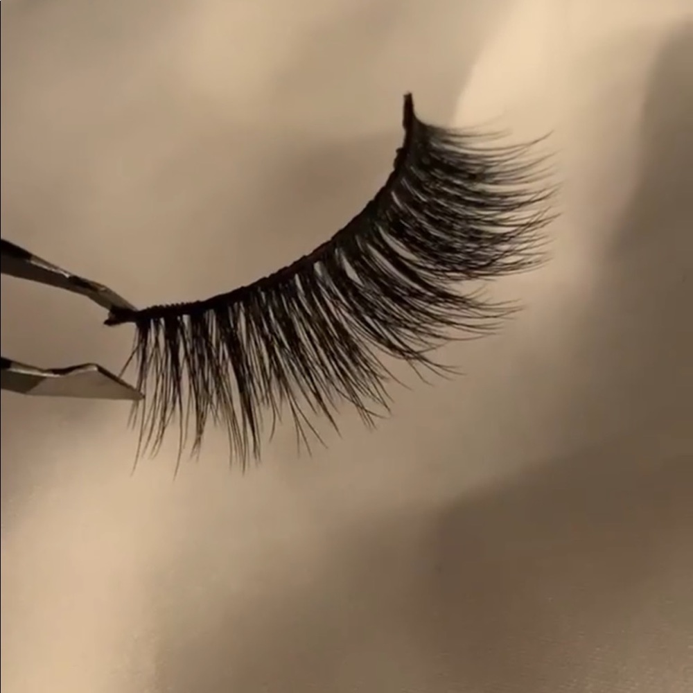 Heavenly style strip lashes